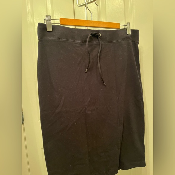 THREE Jersey casual pencil skirts: 1 H&M, 2 Joe Fresh - size M (8). - Picture 4 of 7
